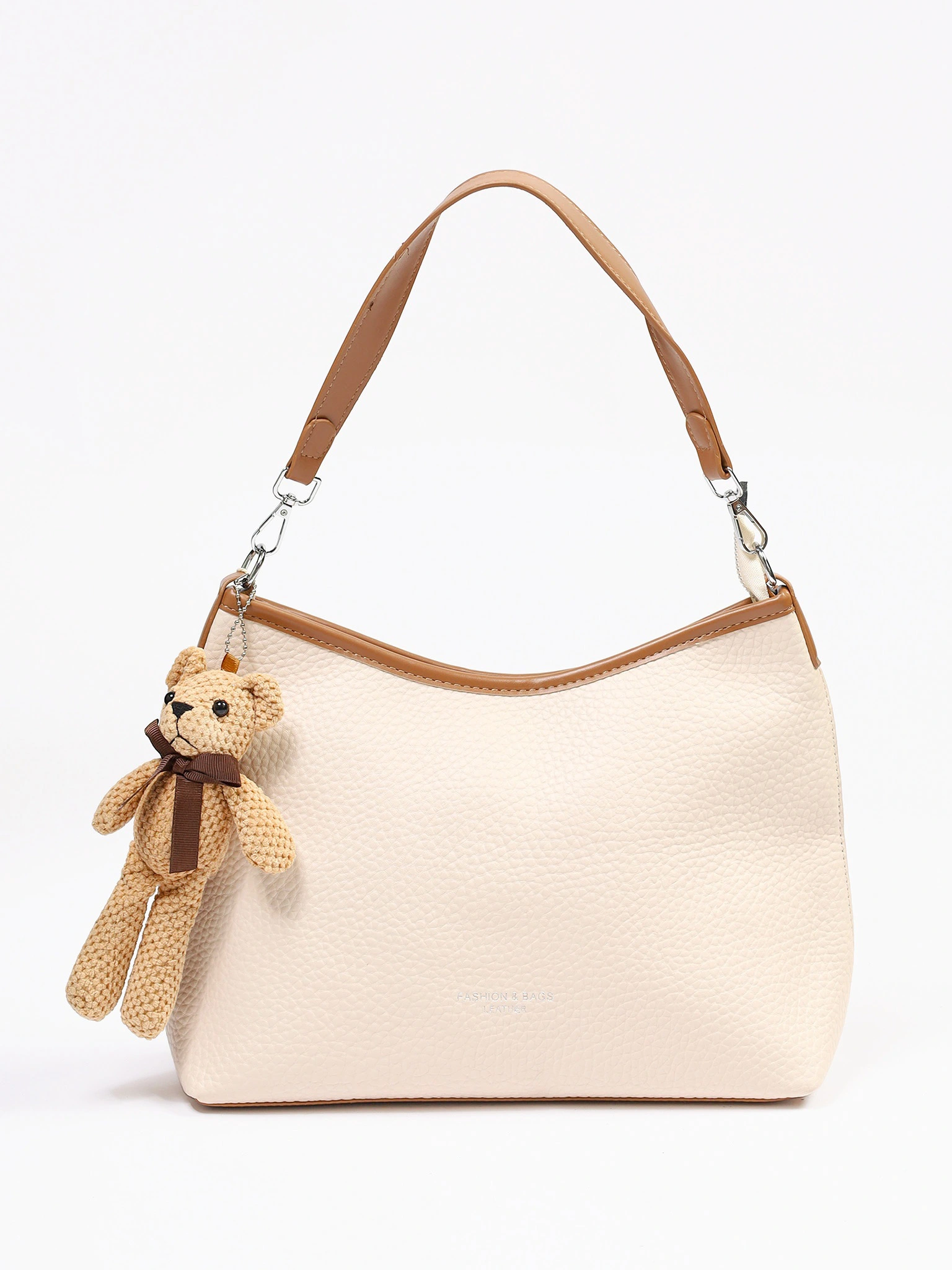 Сумка-кроссбоди  с декоративным брелком в ассортименте